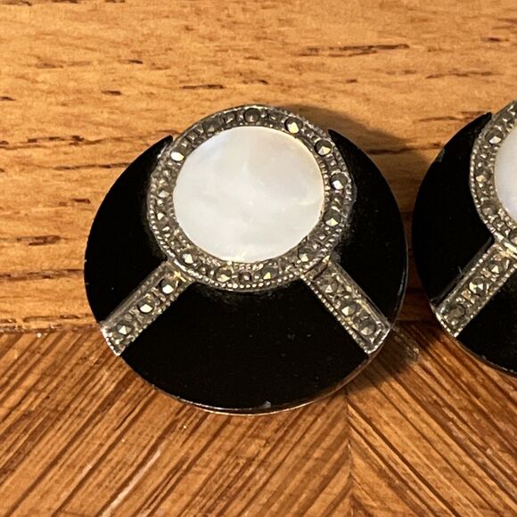 Vintage Art Deco Revival Round 925 Sterling Onyx Marcasite MOP Clip On Earrings - Picture 2 of 10